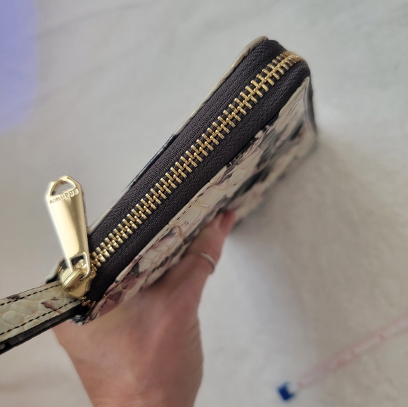 Brahmin Skyler Eden Melbourne Travel Wallet - Picture 2 of 13